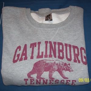 RUSSELL Gatlinburg, Tennessee Sweatshirt
